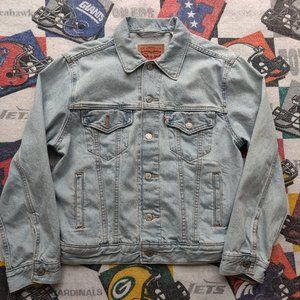 Levi's Jean Jacket - Size Medium